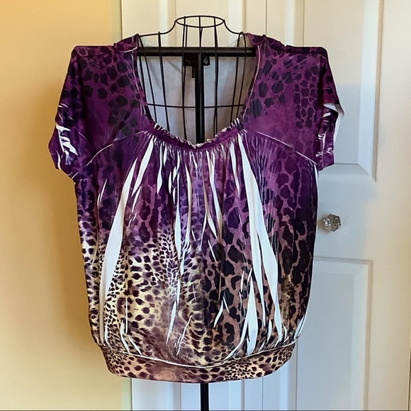 Colorful top. Excellent condition. - Picture 1 of 3